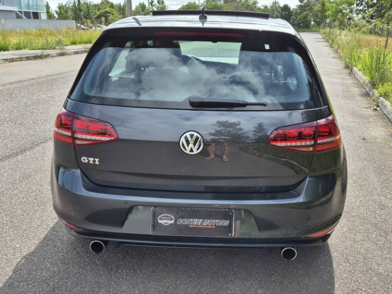 VOLKSWAGEN - GOLF - 2015/2015 - Cinza - R$ 145.000,00