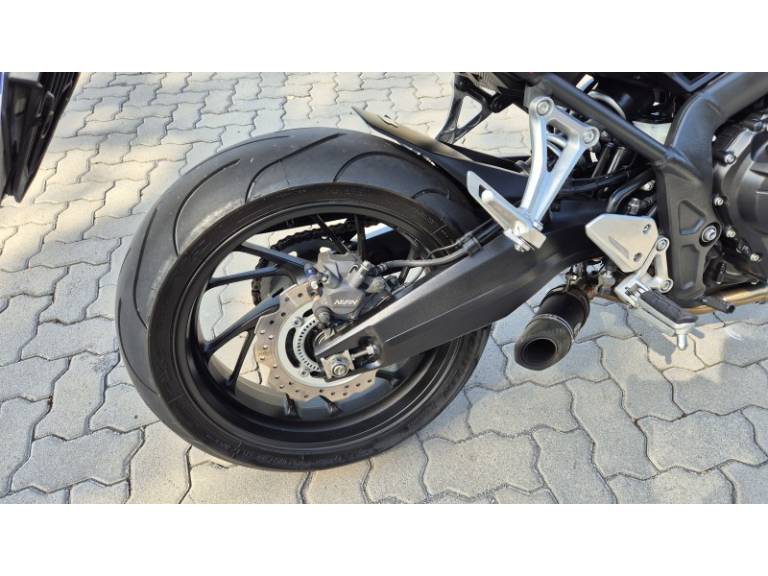 HONDA - CB 650 - 2017/2018 - Vermelha - R$ 43.900,00